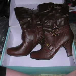 Maurices 9.5 wide calf boots
